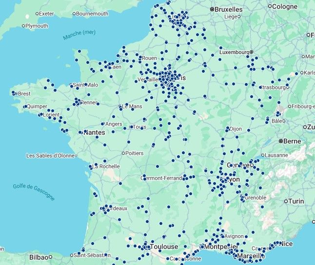 650 magasins carrefour spectacles équipés d'un parc d'écran piloté par Aziplayer